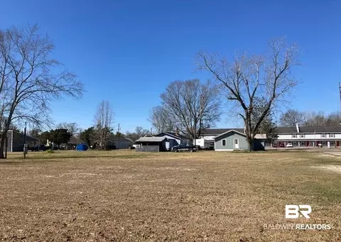 315 N Main St, Atmore, AL 36502