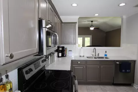 950 W Hamilton Bridges Dr, Mobile, AL 36695 photo 12