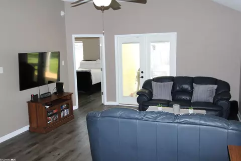 950 W Hamilton Bridges Dr, Mobile, AL 36695 photo 4