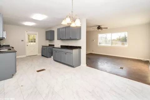 2122 Cornell Dr, Mobile, AL 36618 photo 11