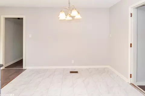 2122 Cornell Dr, Mobile, AL 36618 photo 10