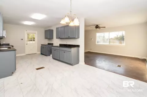 2122 Cornell Dr, Mobile, AL 36618 photo 11