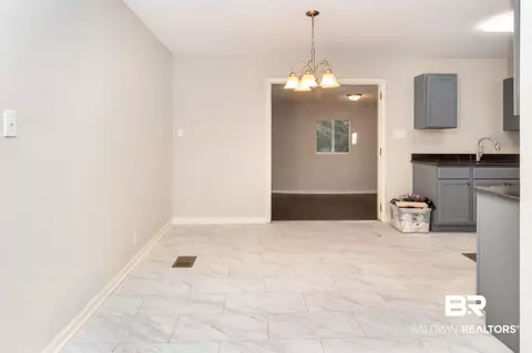 2122 Cornell Dr, Mobile, AL 36618 photo 9