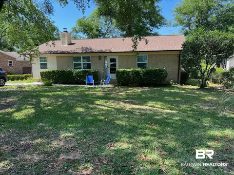 2691 Pine Ridge Dr, Lillian, AL 36549