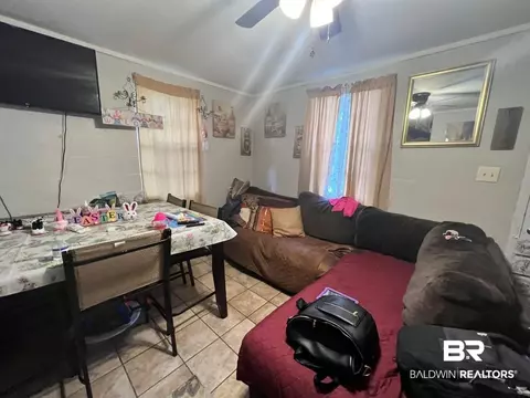 2009 Edwards Ave, Mobile, AL 36617 photo 2