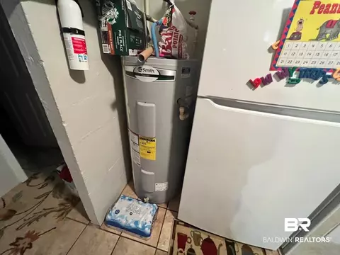 2009 Edwards Ave, Mobile, AL 36617 photo 4