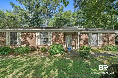 104 La Bonne Dr, Saraland, AL 36571