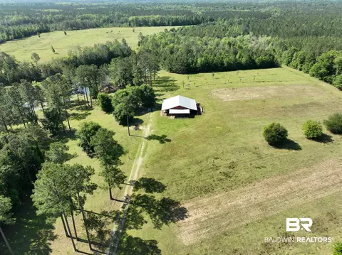 2189 Pineview Dr, Brewton, AL 36426