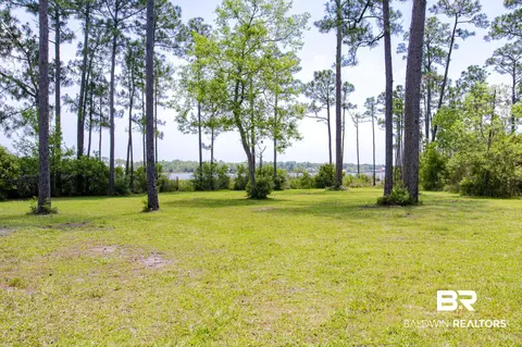 8987 Bay Point Dr, Elberta, AL 36530