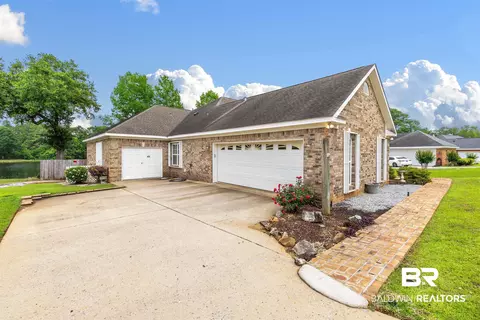 553 E Summerlake Dr, Mobile, AL 36608 photo 3