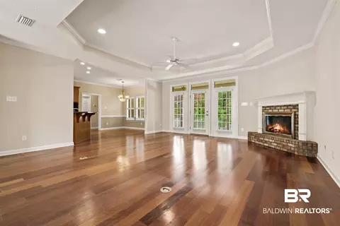 553 E Summerlake Dr, Mobile, AL 36608 photo 4