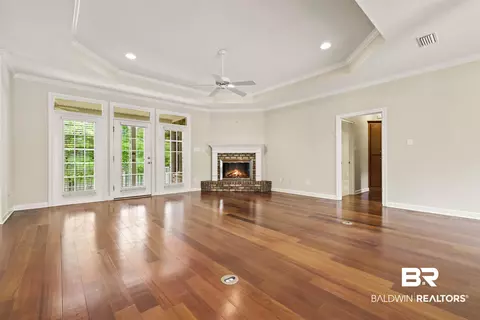 553 E Summerlake Dr, Mobile, AL 36608 photo 5
