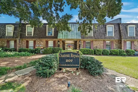 207 S Mobile St #202, Fairhope, AL 36532