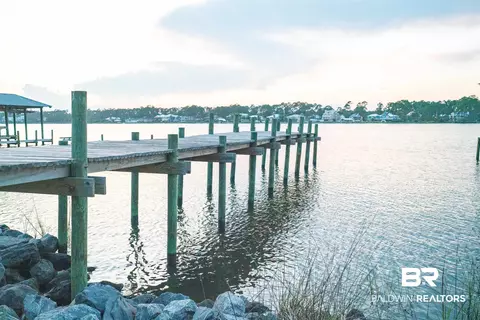 180 W 8th Ave, Gulf Shores, AL 36542