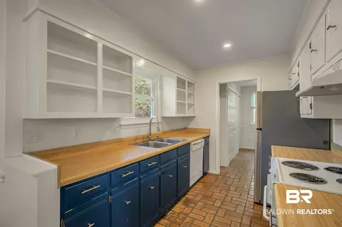 115 Ronforth St, Fairhope, AL 36532 photo 8