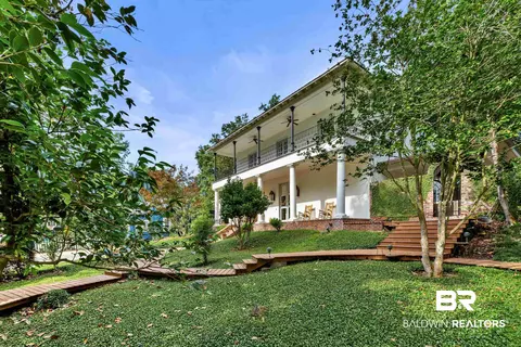 250 S School St, Fairhope, AL 36532