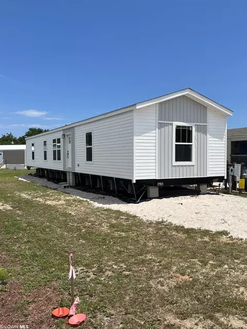 56 Lagoon Cir, Gulf Shores, AL 36542