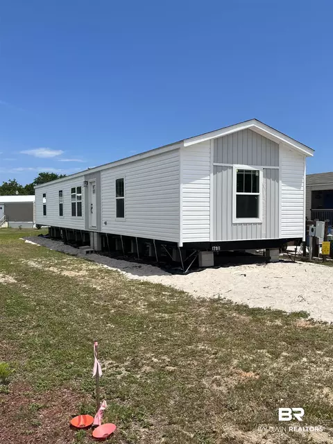 56 Lagoon Cir, Gulf Shores, AL 36542