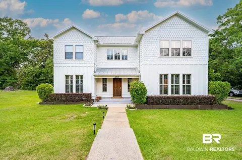 462 Satsuma St, Fairhope, AL 36532