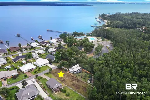 2073 Clubhouse Dr, Lillian, AL 36549