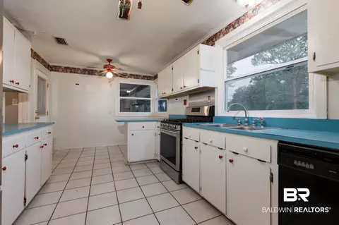 3951 Bourgeois Dr, Mobile, AL 36609 photo 5