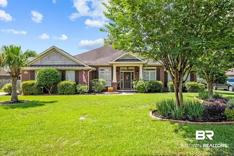 712 Edinburgh Ave, Foley, AL 36535