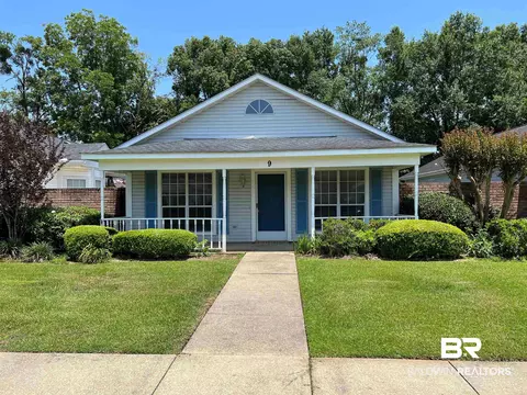 9 Cottage Dr, Fairhope, AL 36532