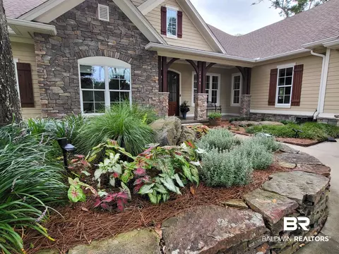 2104 Club House Dr, Lillian, AL 36549