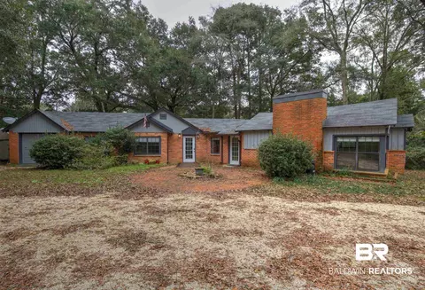 355 S Section St, Fairhope, AL 36532