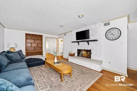 856 Pinemont Dr, Mobile, AL 36609 photo 7