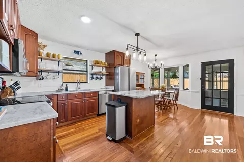 856 Pinemont Dr, Mobile, AL 36609 photo 9