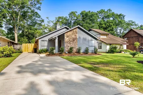 856 Pinemont Dr, Mobile, AL 36609 photo 1