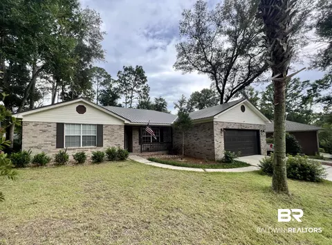 2768 Manuel Dr, Lillian, AL 36549
