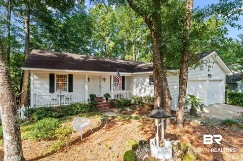 105 Lake Cove Cir, Daphne, AL 36526