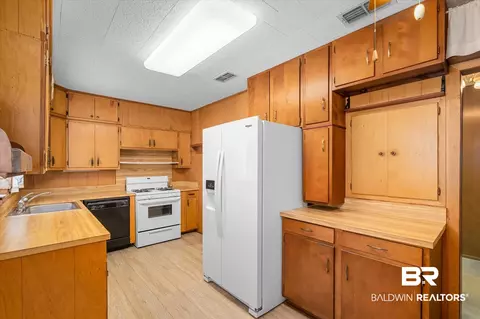 104 Paris Ave, Mobile, AL 36606 photo 5