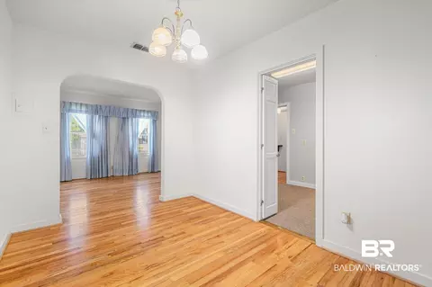 104 Paris Ave, Mobile, AL 36606 photo 4