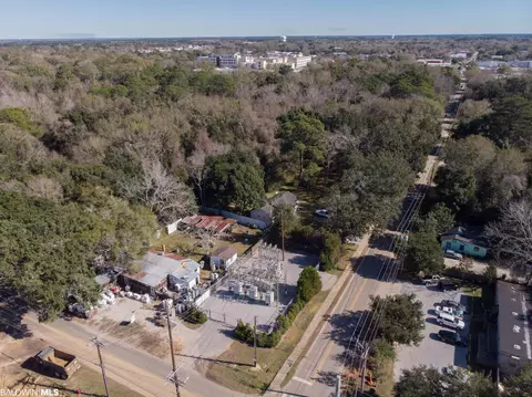 663 Nichols Ave, Fairhope, AL 36532