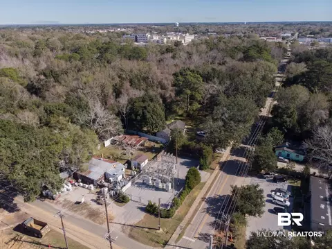 663 Nichols Ave, Fairhope, AL 36532