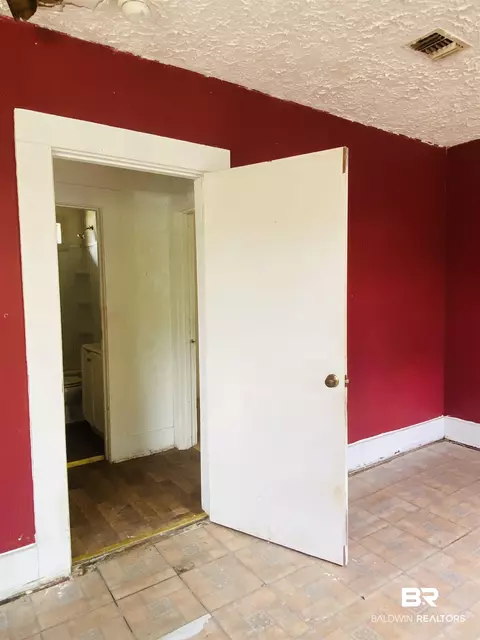 414 Irby St, Mobile, AL 36610 photo 6
