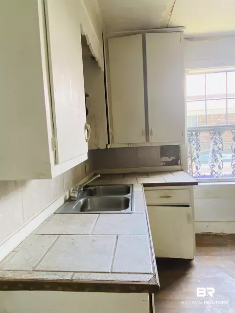 414 Irby St, Mobile, AL 36610 photo 7