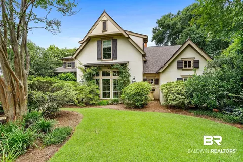 105 Powell Ave, Fairhope, AL 36532