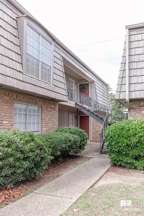 207 S Mobile St #214, Fairhope, AL 36532