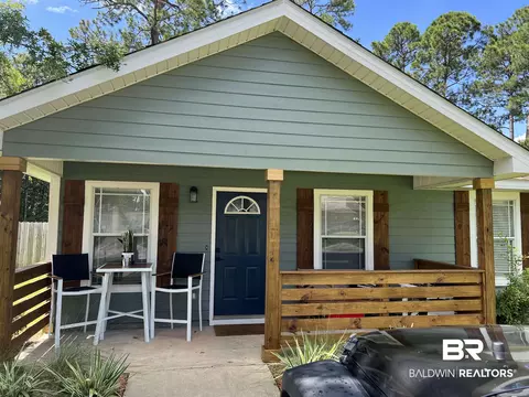 433 E 21st Ave, Gulf Shores, AL 36542