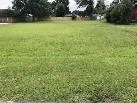Riverwood Drive East, Foley, AL 36535