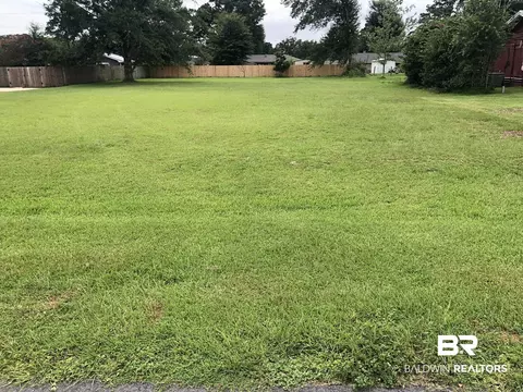 Riverwood Drive East, Foley, AL 36535