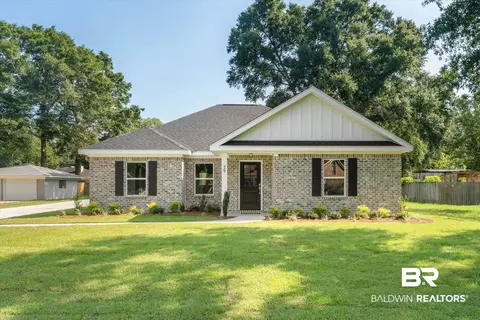 29 Lemans Dr, Satsuma, AL 36572