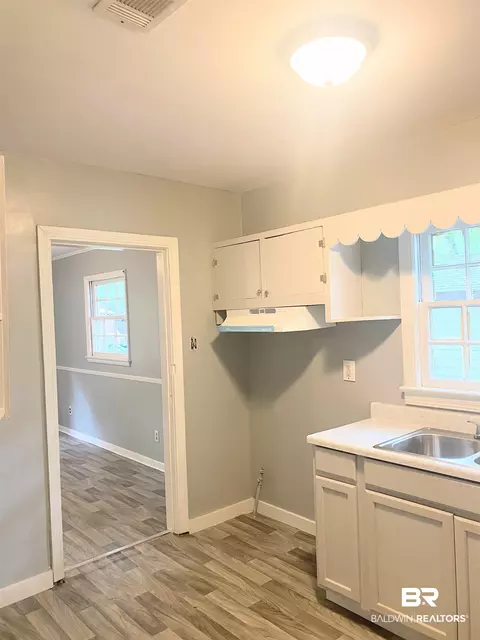 962 Cloverdale Dr, Mobile, AL 36606 photo 5