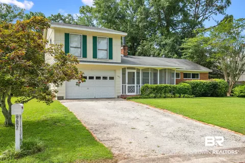207 Park Dr, Fairhope, AL 36532