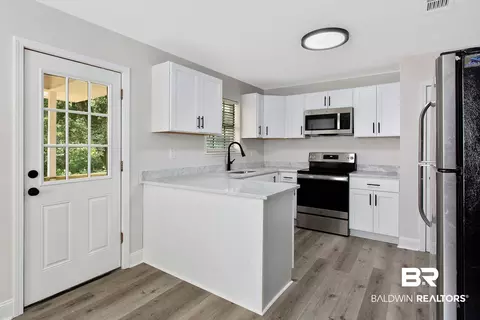 503 Pine St, Daphne, AL 36526 photo 7