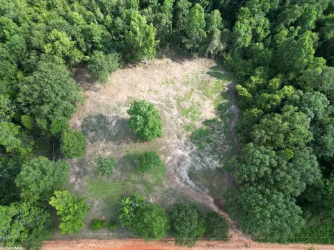 8001 Jakes Rd, Walnut Hill, FL 32568